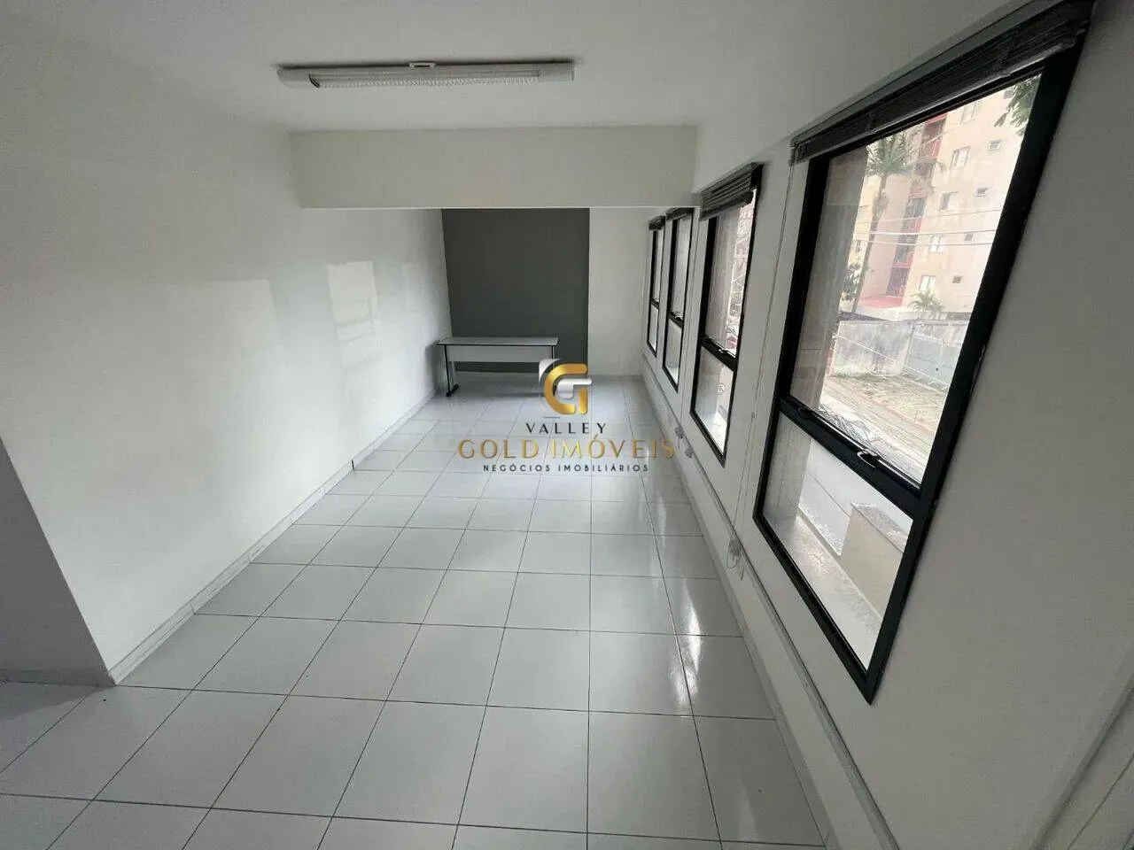 Sala comercial de 44 m² para Alugar - Espaço Empresarial Sky - 1 Vaga -