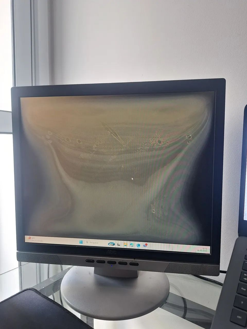 Monitor AOC Pequeno64231147233666120