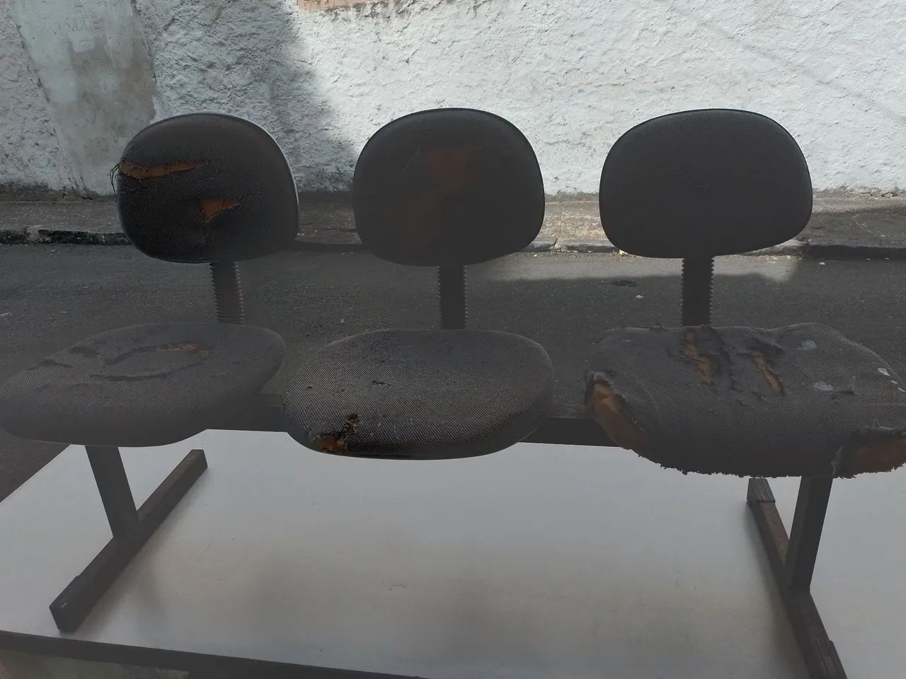 Cadeira para escritório  com avarias