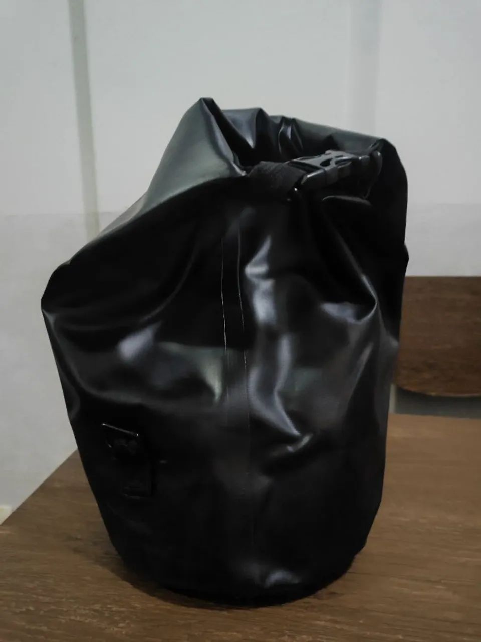 Bolsa estanque Nord 6 Litros Preta  - Foto 3