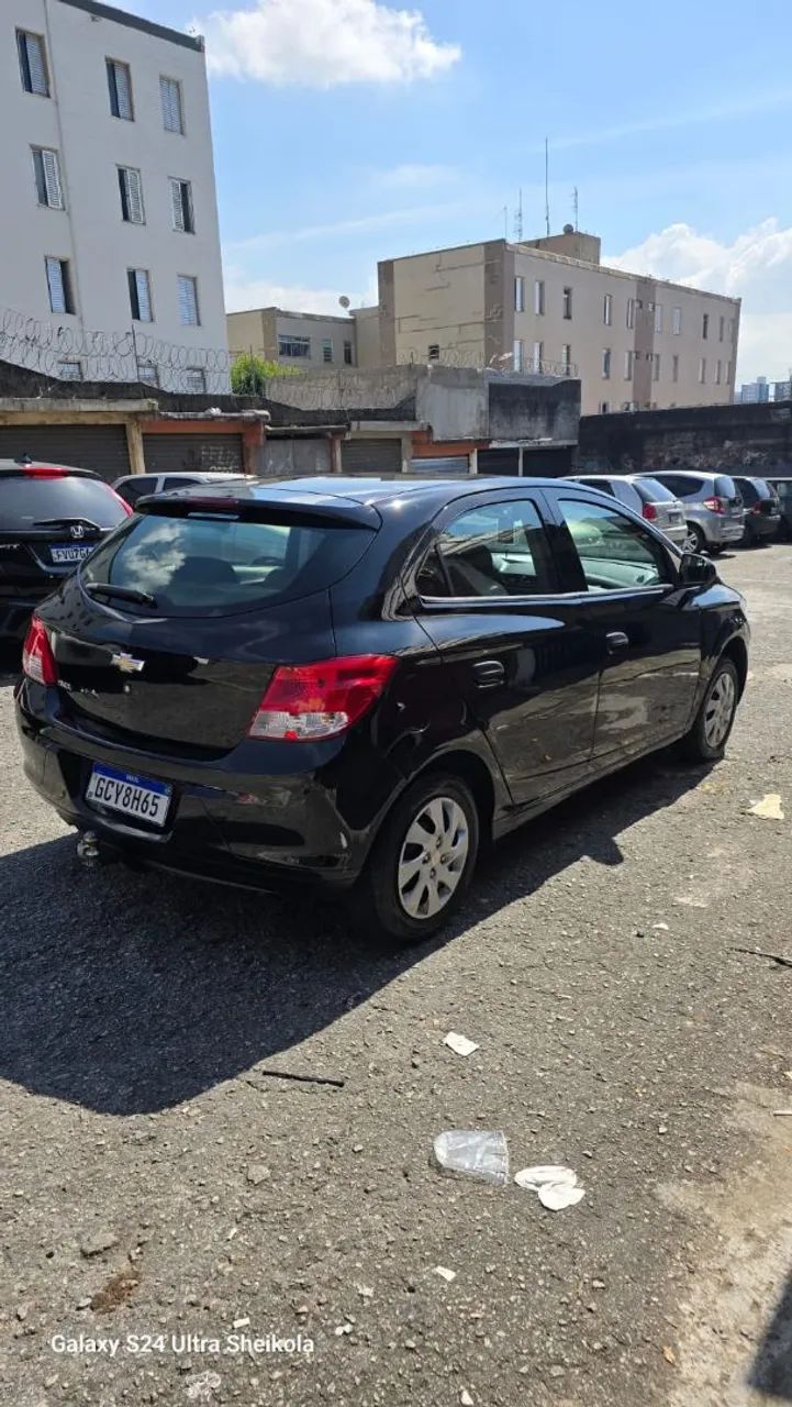 Onix Joy 2018 leilão (média monta colisão traseira) - Foto 2
