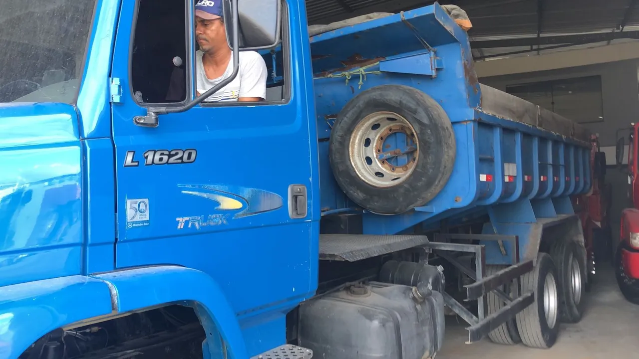 Caçamba a Venda Eletrônica 2006 Pronta pra pegar e Trabalhar 