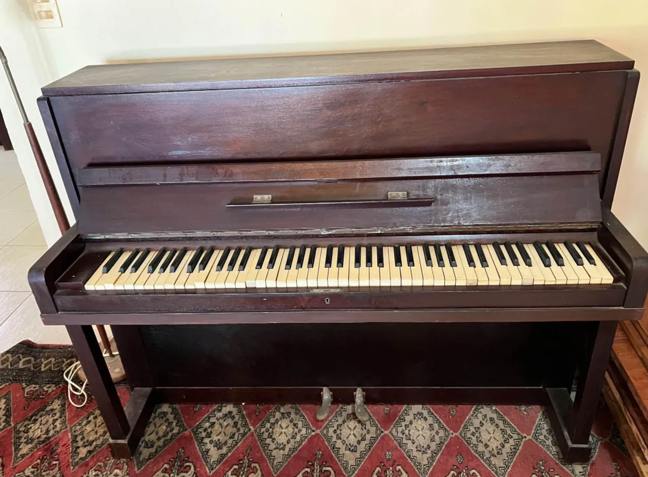 Piano ekströms