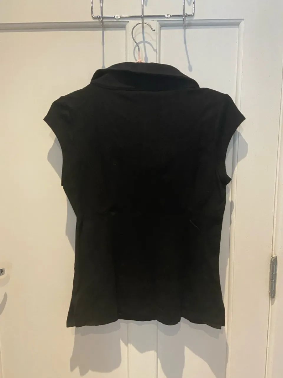 Blusa preta com gola P  - Foto 2