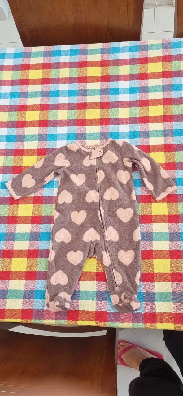 Macacão de Bebê Carters com Estampa de Corações