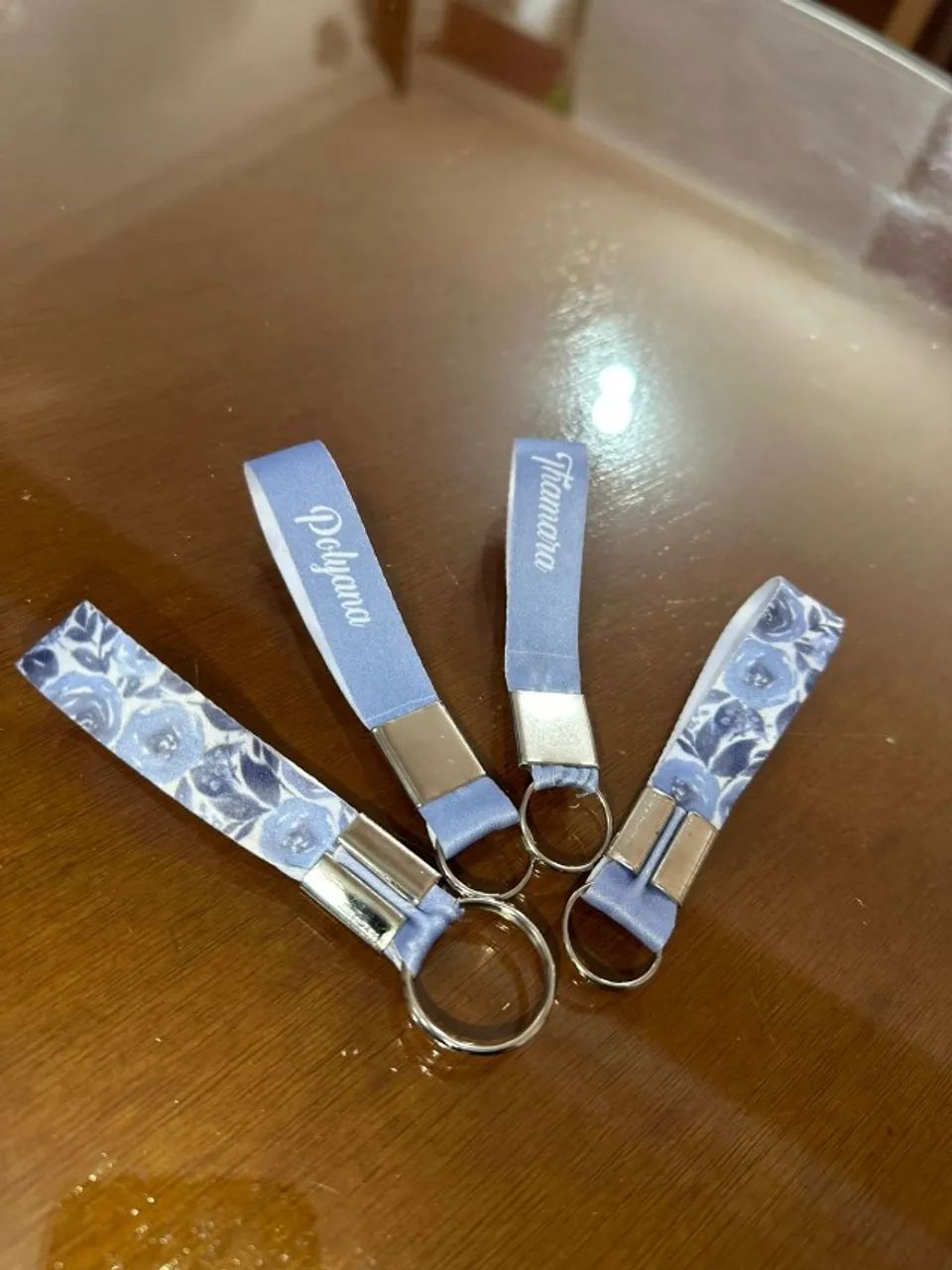 Lembrancinhas Personalizadas para Madrinhas e Aniversários: Chaveiro Personalizado - Foto 2