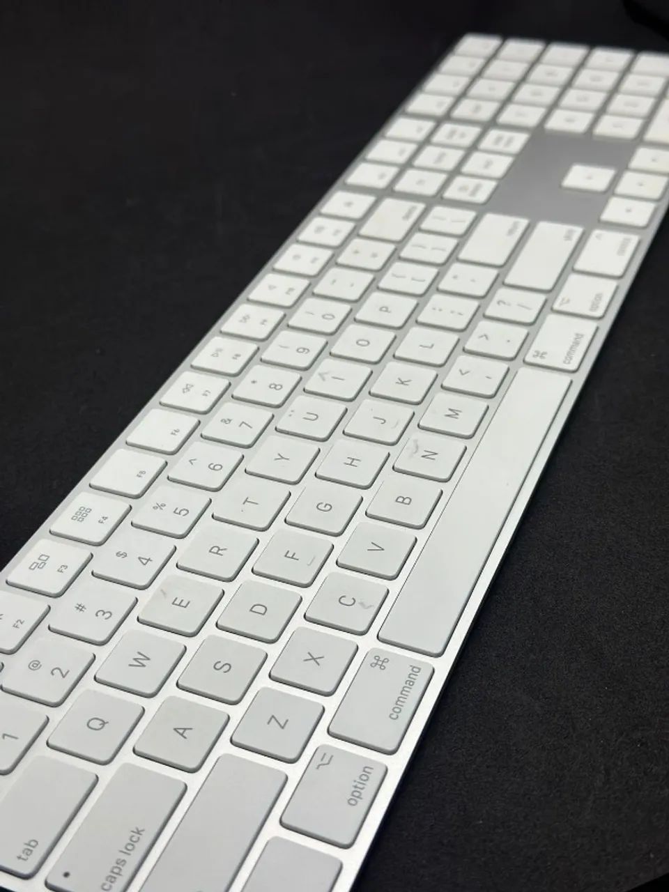 Teclado Apple Magic Keyboard  A1843  Com teclado numérico, Branco    - Foto 3