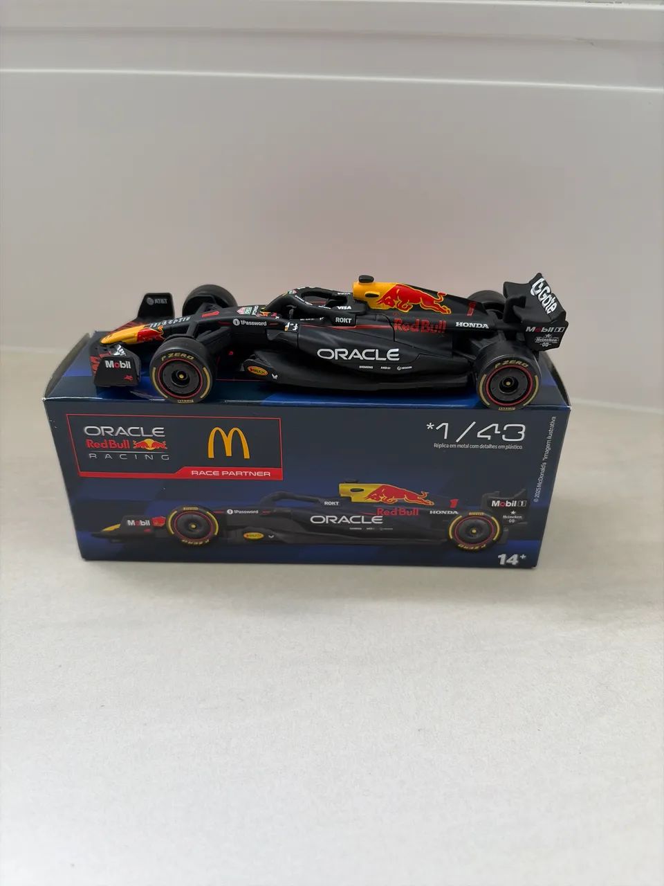 Miniatura Red Bull McDonald?s colecionável 