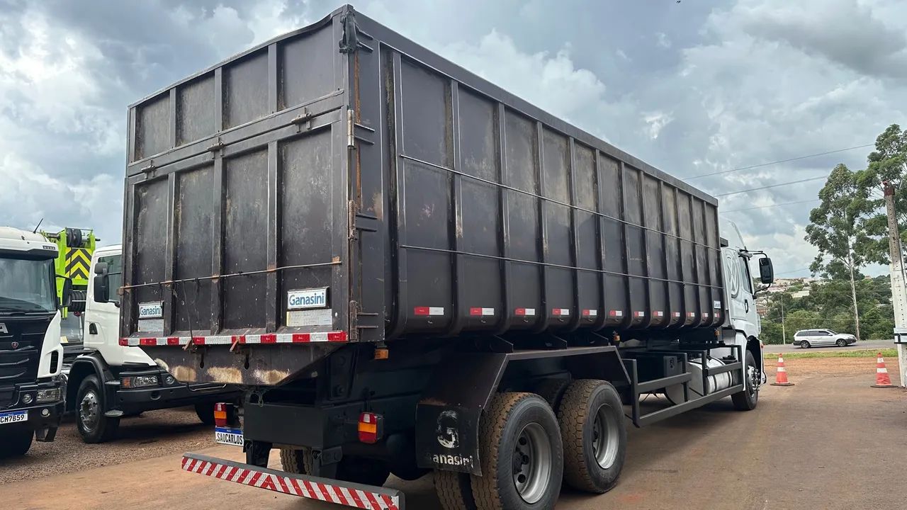 Volkswagen 6x4 Caçamba Agrícola traçado silagem  - Foto 8