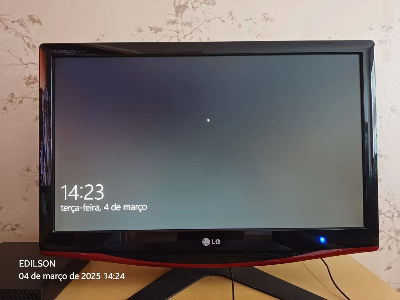 Monitor LG 23. Polegada em ótimo estado de conservação  - Foto 2