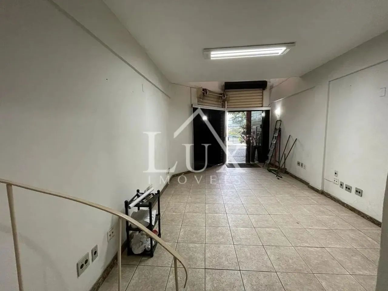 Loja, com mezanino. Bairro Bandeirntes - Foto 4