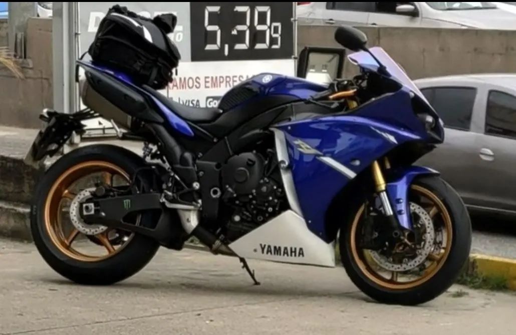 Yamaha R1 13 