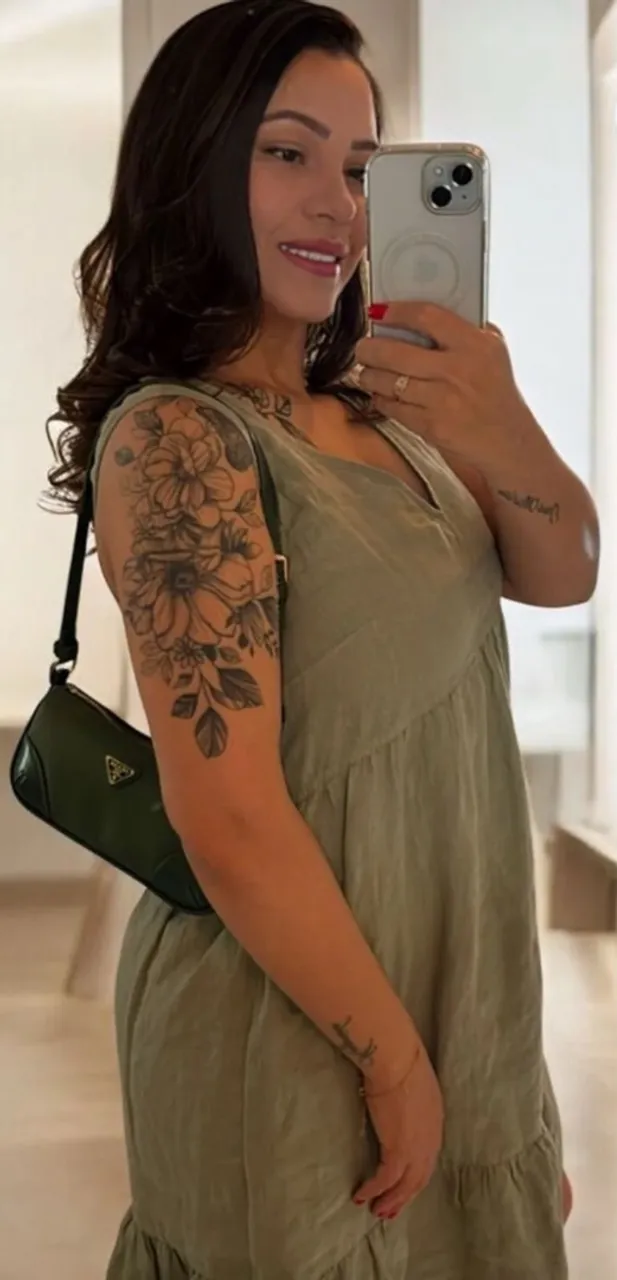 Bolsa Prada Verde Clássica - Elegância e Estilo