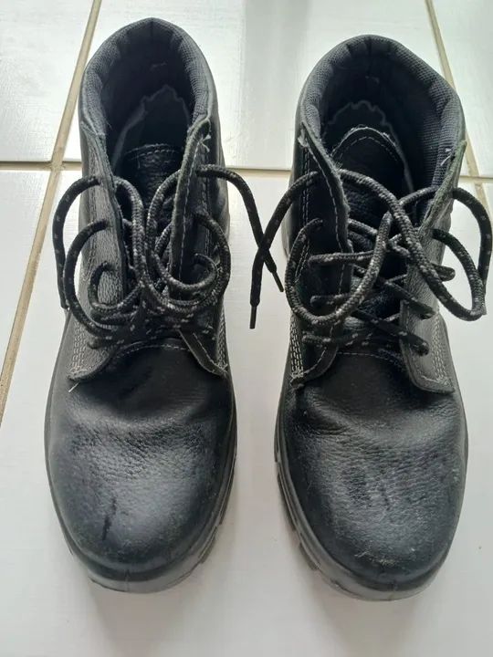 Bota de Segurança - Tamanho 41