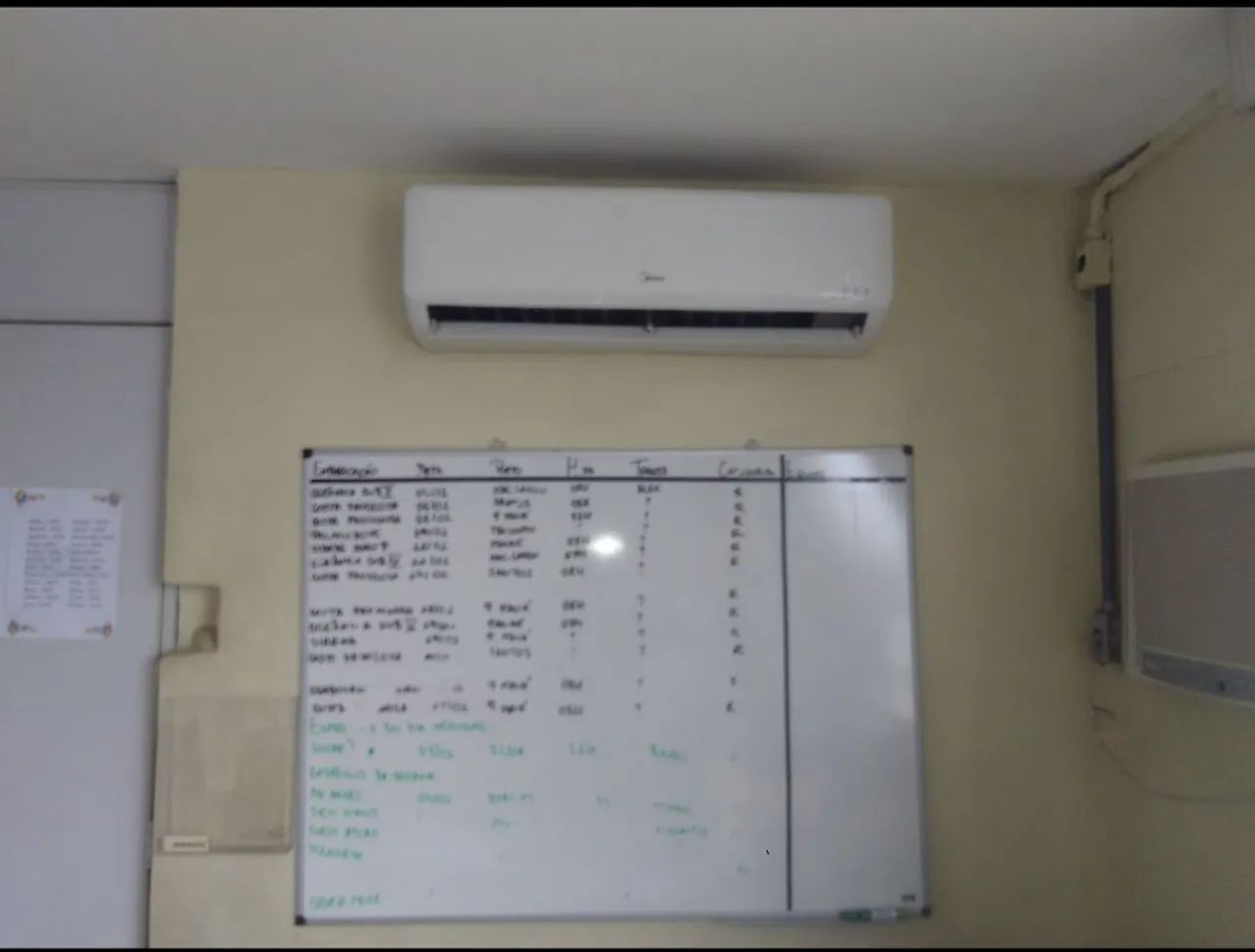 INSTALAÇÃO DE AR CONDICIONADO SPLIT DE 9.000 A 12.000 BTUS