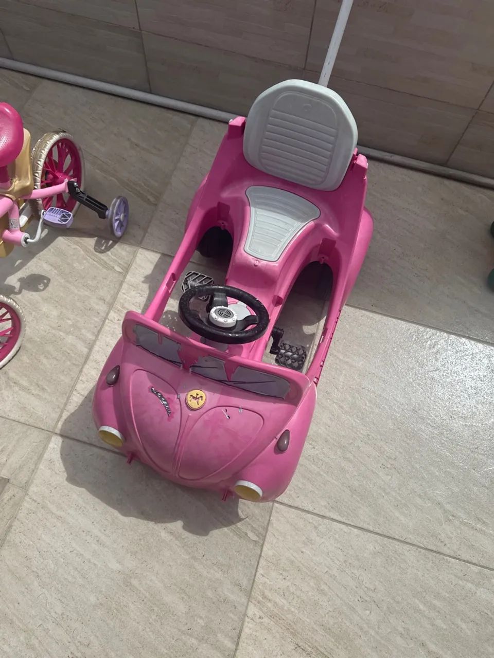 Carrinho de bebê Volkswagen Fusca rosa - Foto 2