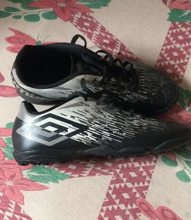 Society de fut7 da umbro semi nova