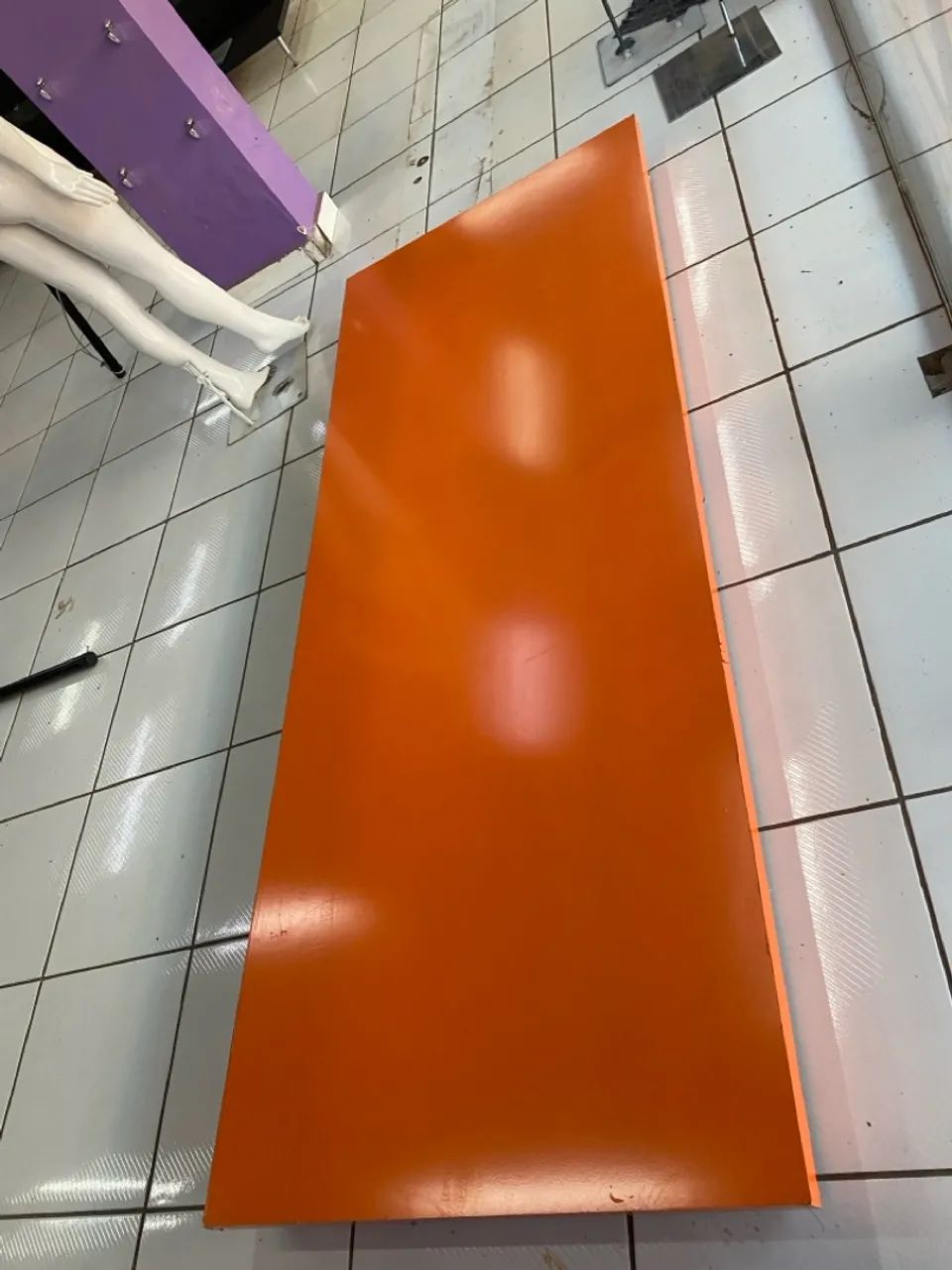 BASE DE MDF PARA VITRINE NA COR BRANCA 