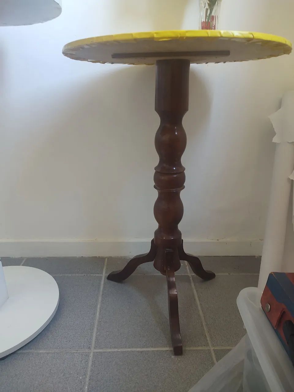Mesas de canto amarelas e charmosas - Foto 2