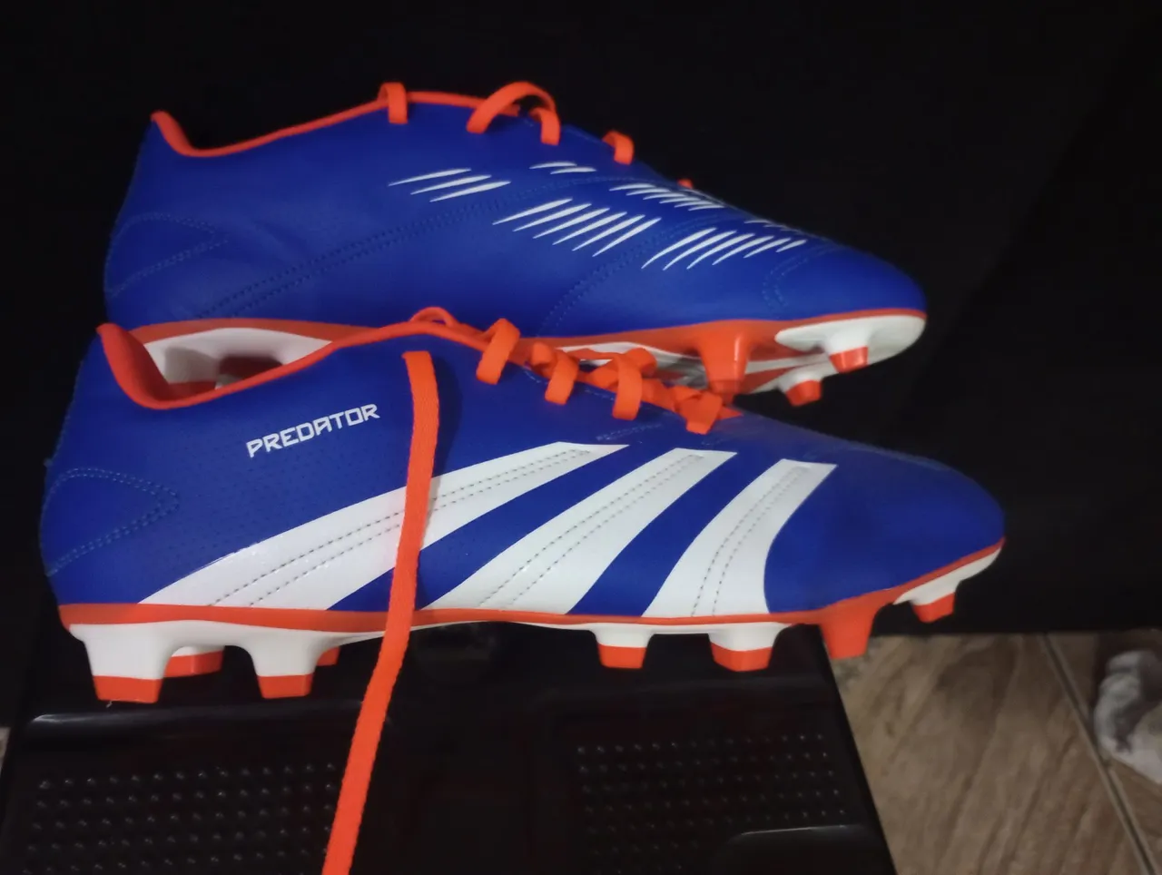 Chuteira de campo Adidas 