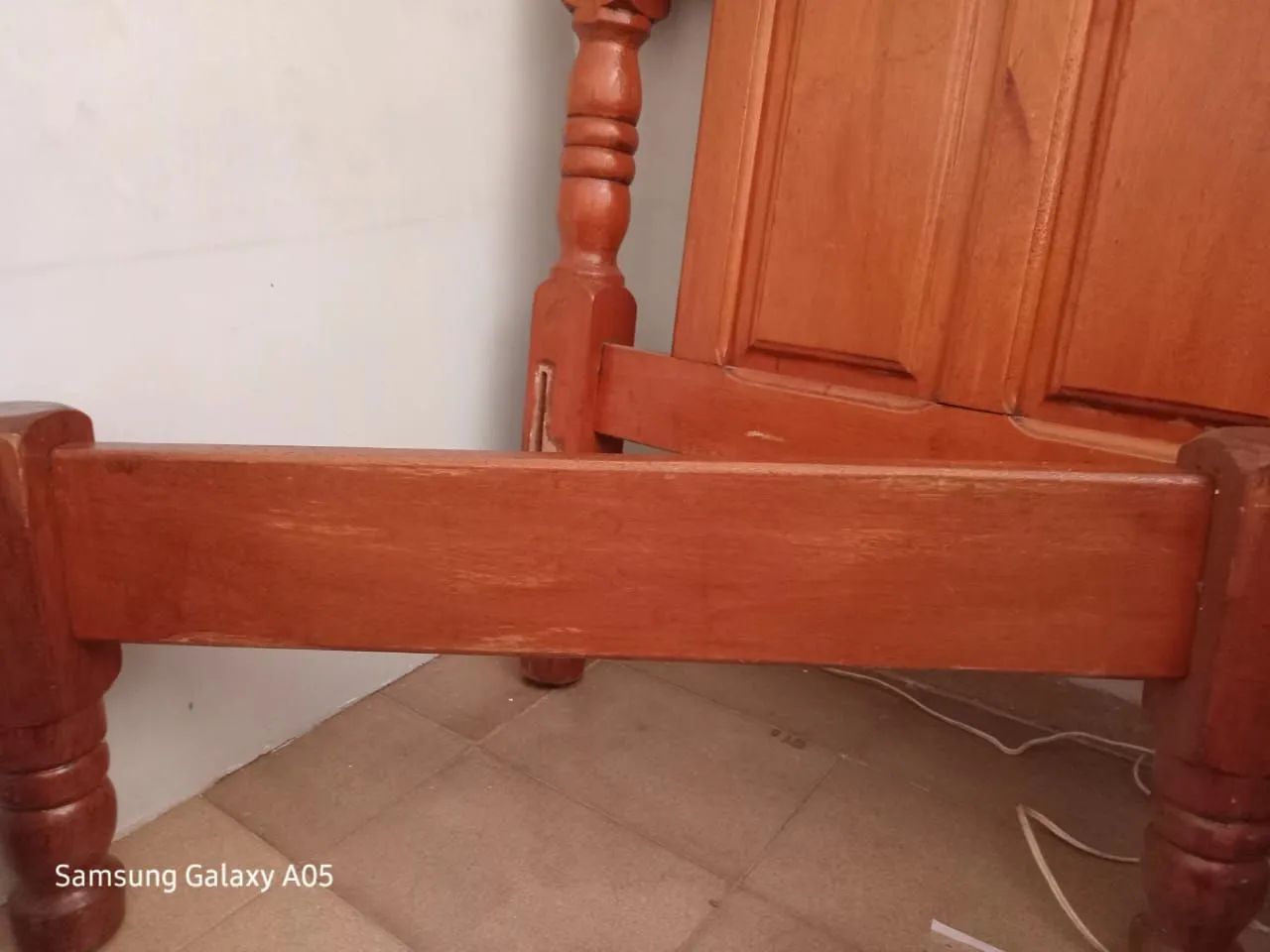 Cama de Solteiro em Madeira . - Foto 3