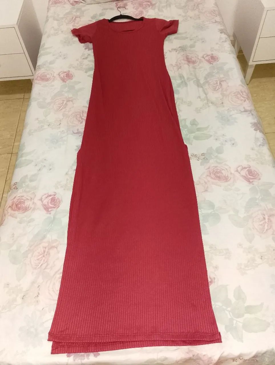 Vestido longo canelado - cor vinho. - Foto 3