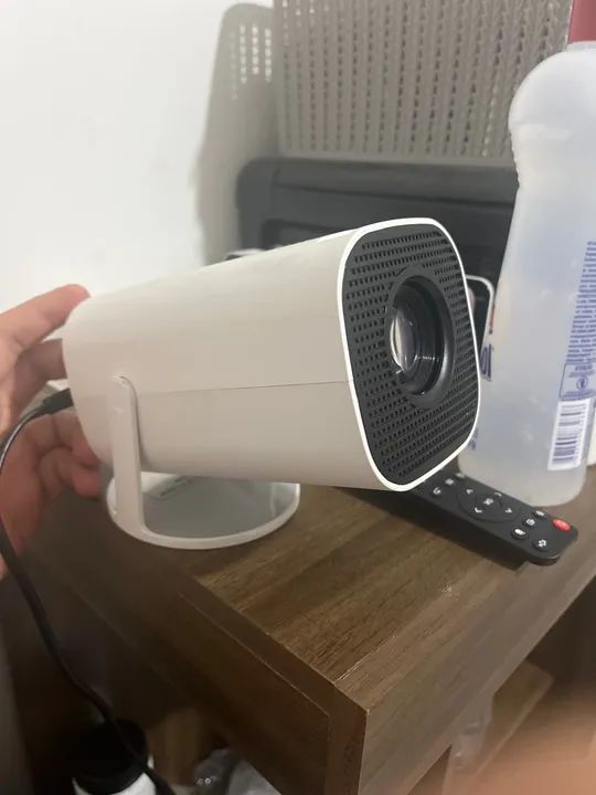 Projetor Portátil para Cinema em Casa