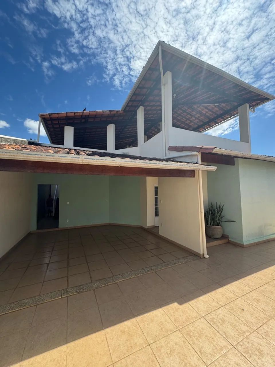 Vendo casa de 4 quartos perto da escola da Ambev 