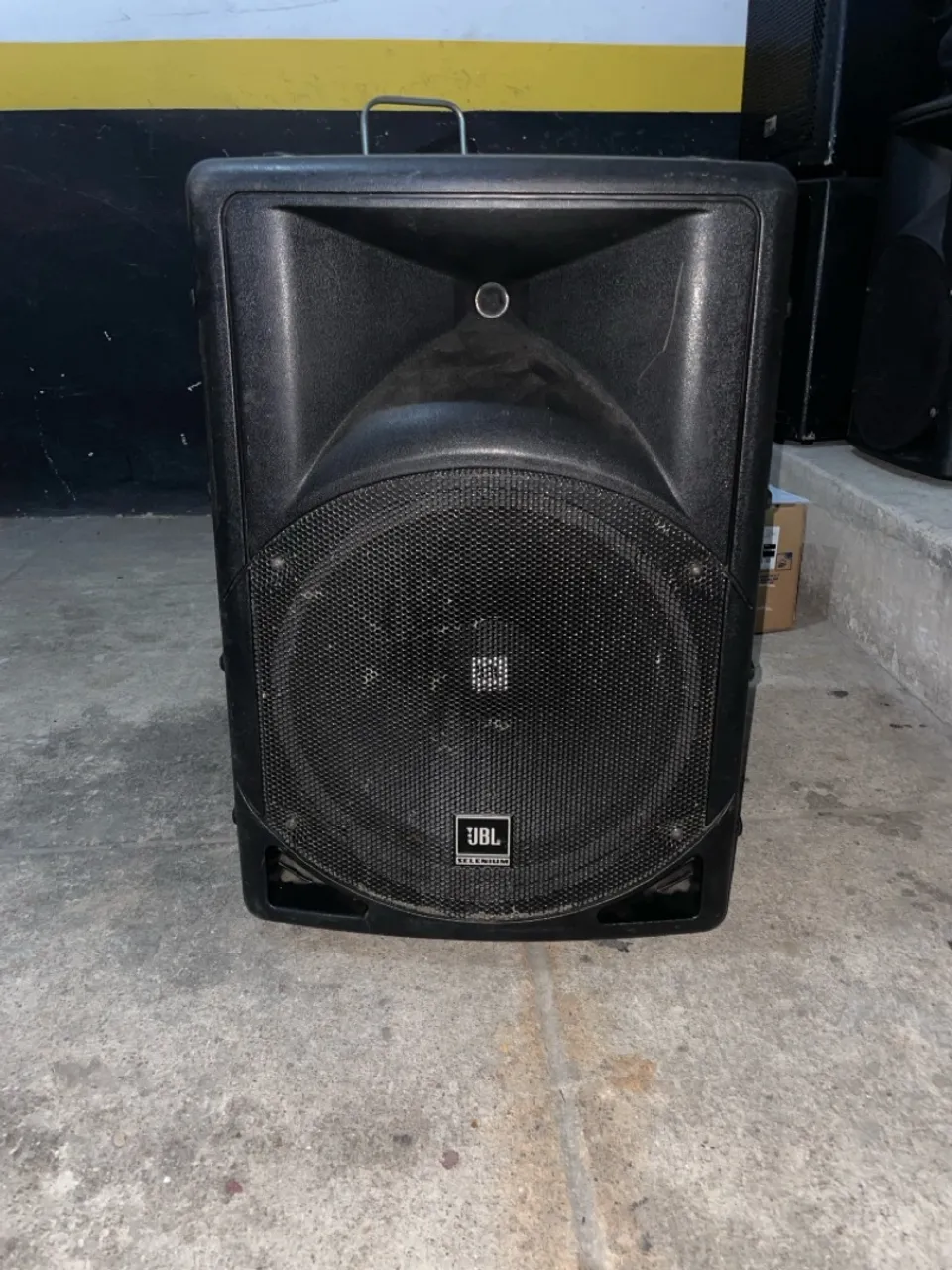 Caixa de Som Ativa JBL - SPM 1503A
