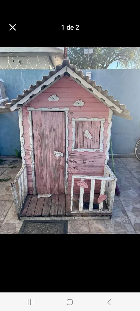 Casinha de Brinquedo Rosa de Madeira