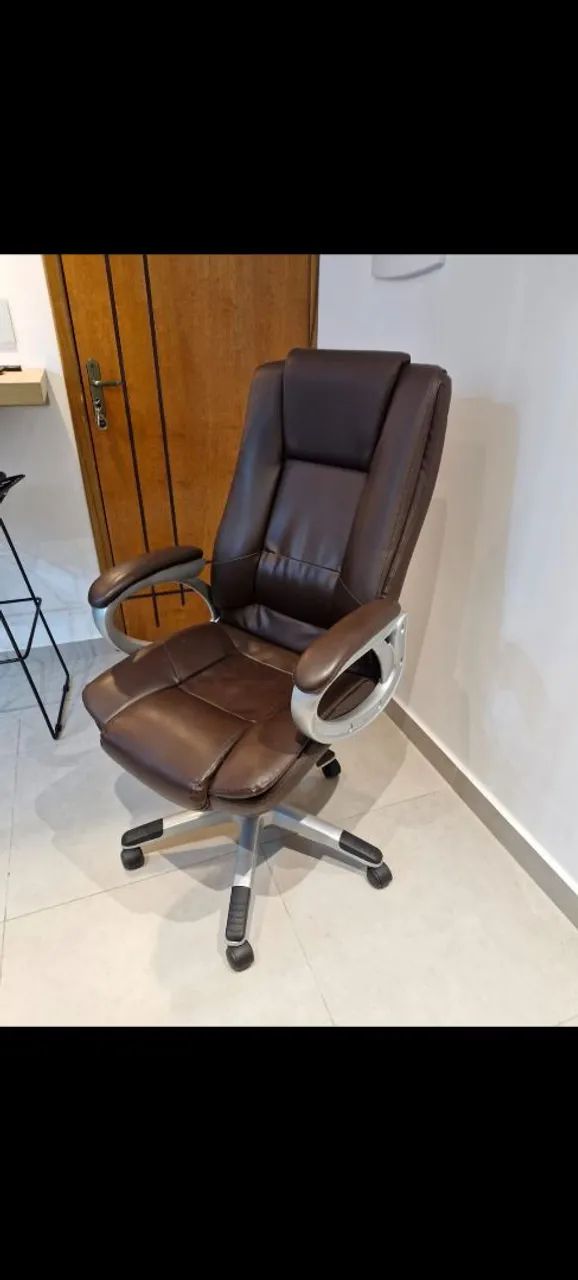 Cadeira de Escritório Giratória com Rodas