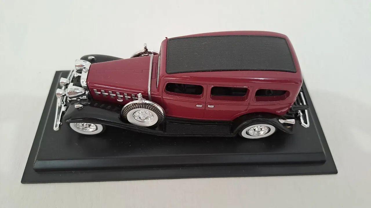 ** MT Cadillac 4-dr Hard Top 1932 esc. 1:43 AmerCom Collection - Foto 4