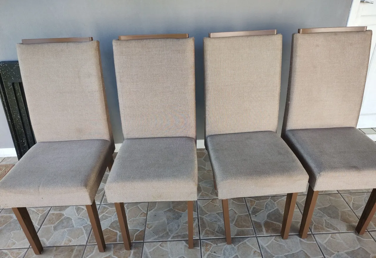 4 cadeiras estofadas tecido linho