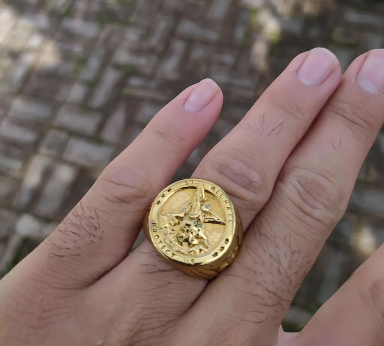Anel de banhado em Ouro 18K  com Desenho de São Miguel Arcanjo