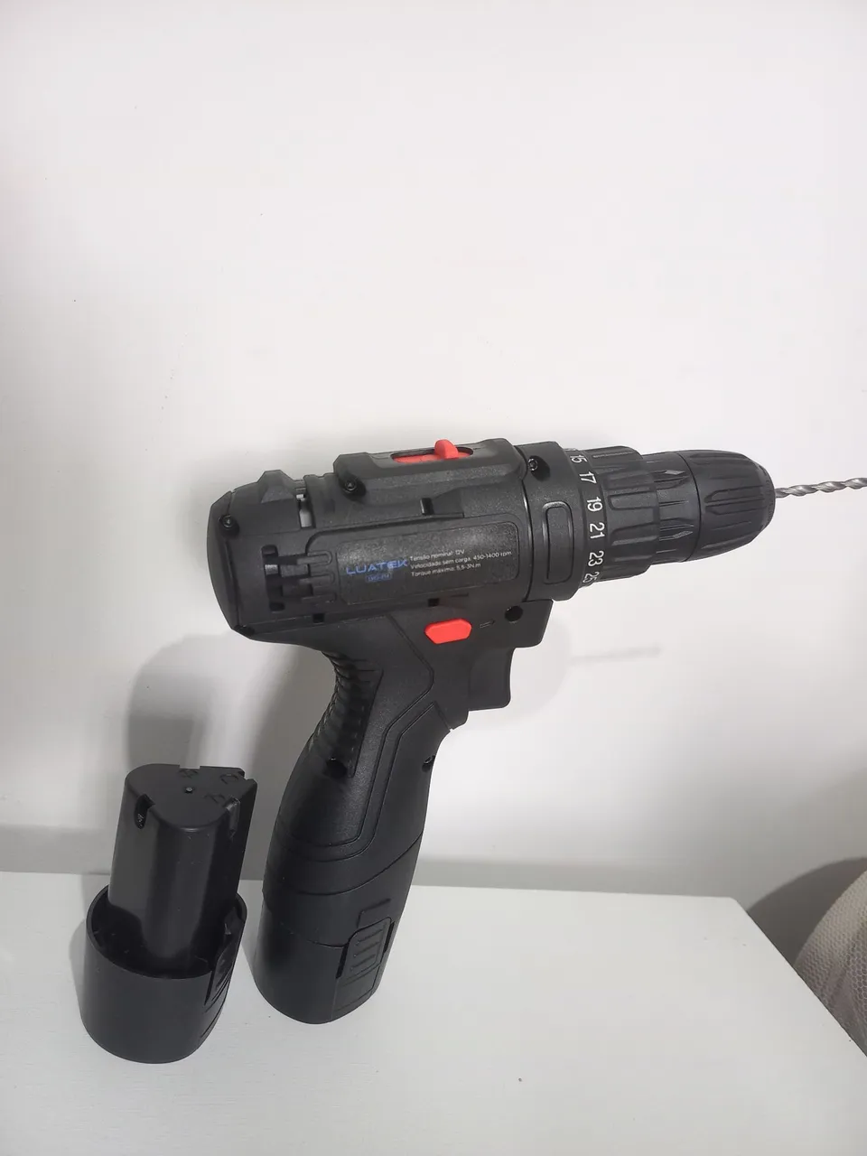 Furadeira/Parafusadeira LUATEX 12V com bateria