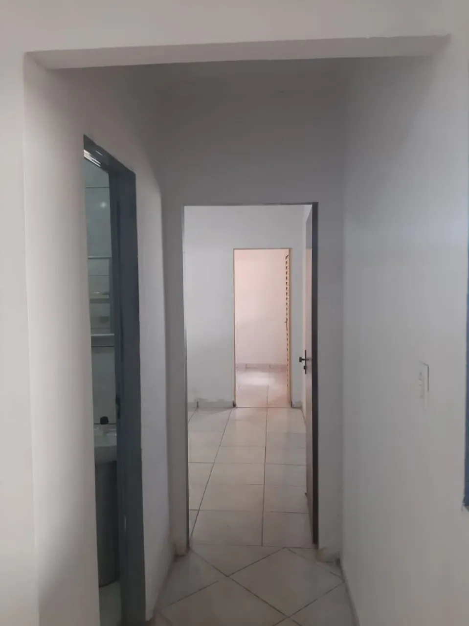 Imóveis de 3 quartos, para casal, leia o anúncio.