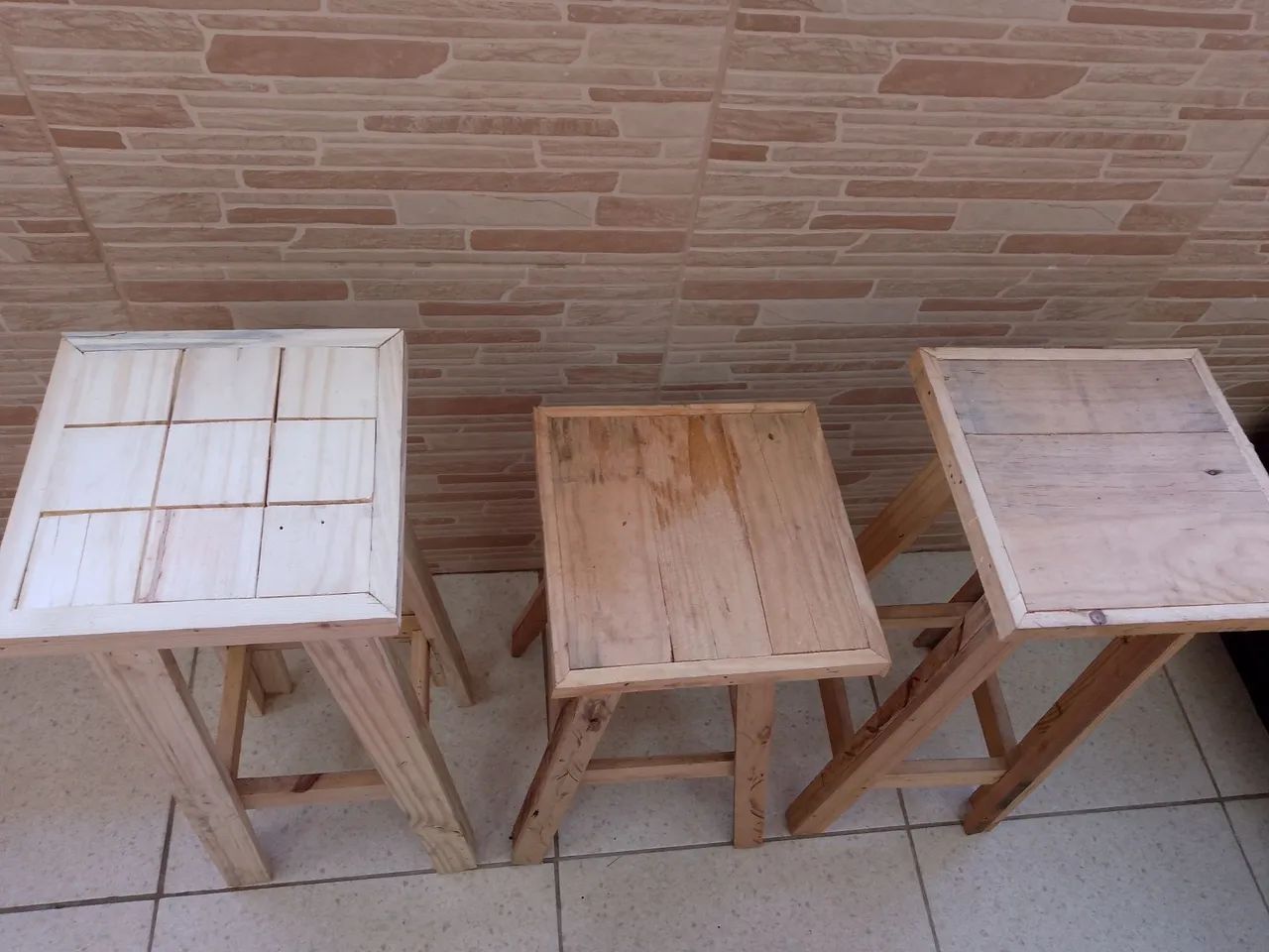 Banquetas de madeira rústicas - Foto 2