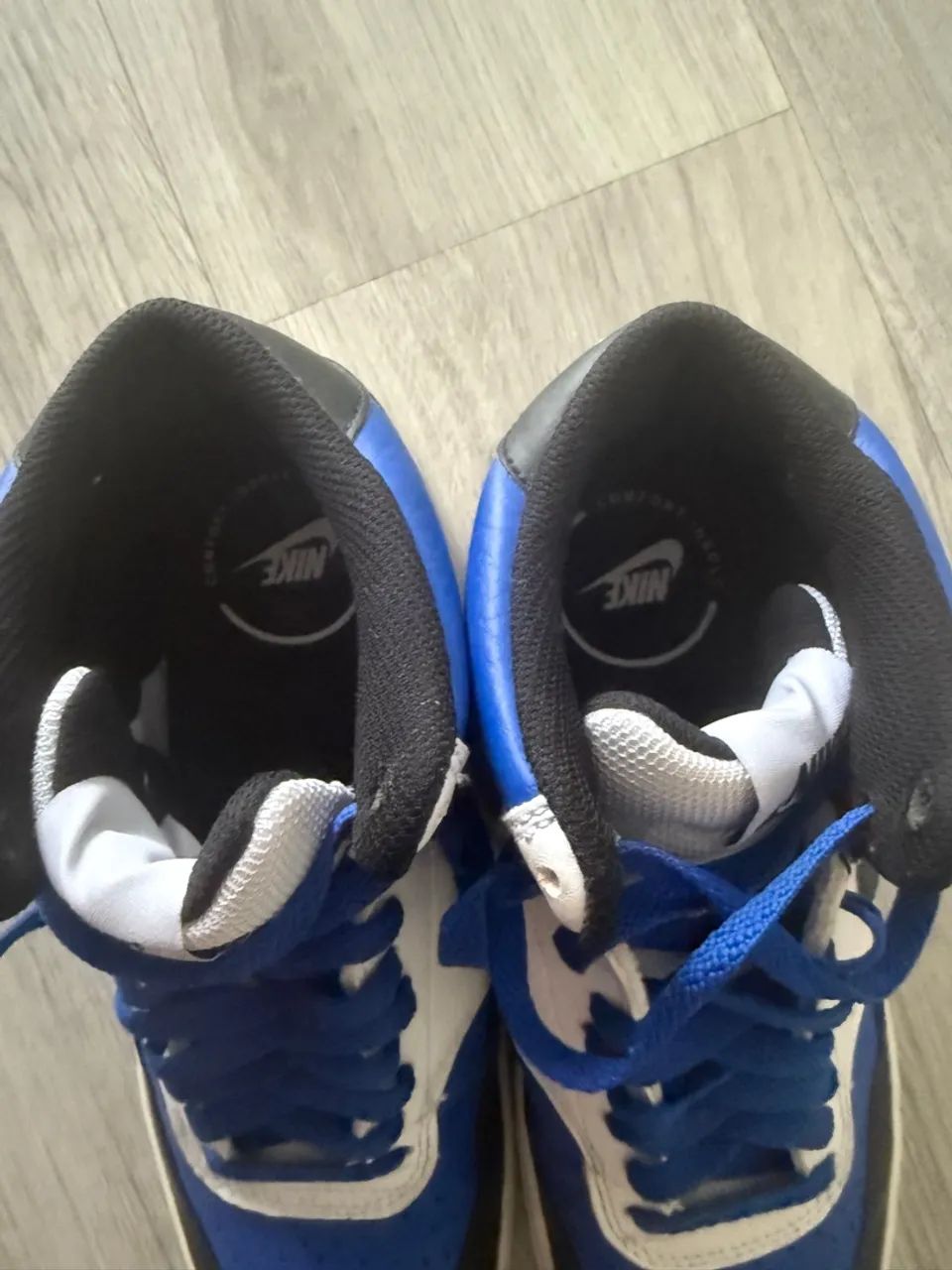 Tênis Nike Azul e Branco