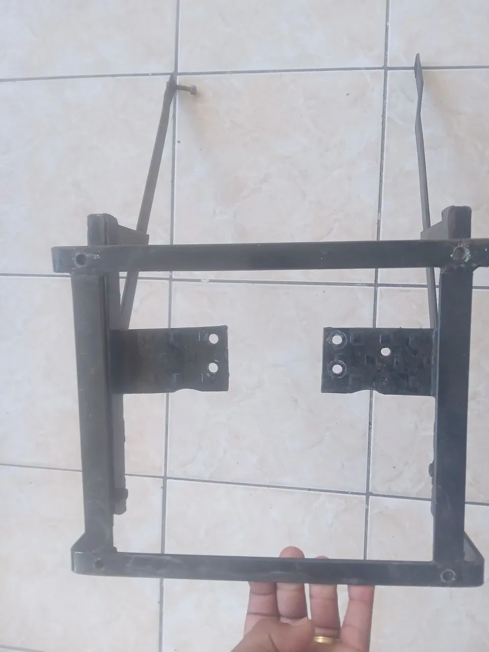 Suporte pra colocar baú da MOTTU 300.00 <br>300.00 - Foto 2