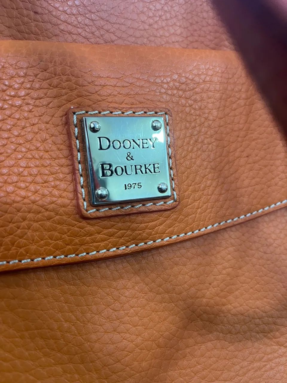 Bolsa de Ombro Dooney & Bourke - Foto 4