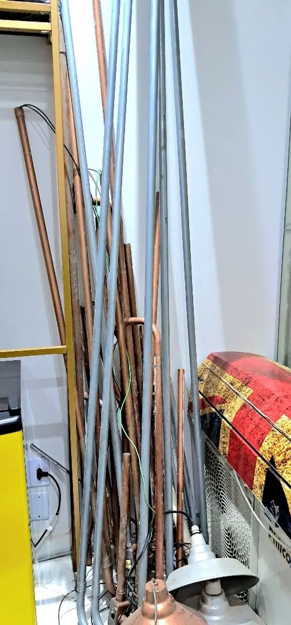 Eletrodutos, Tomadas, Interruptores, Fios, Pendentes 