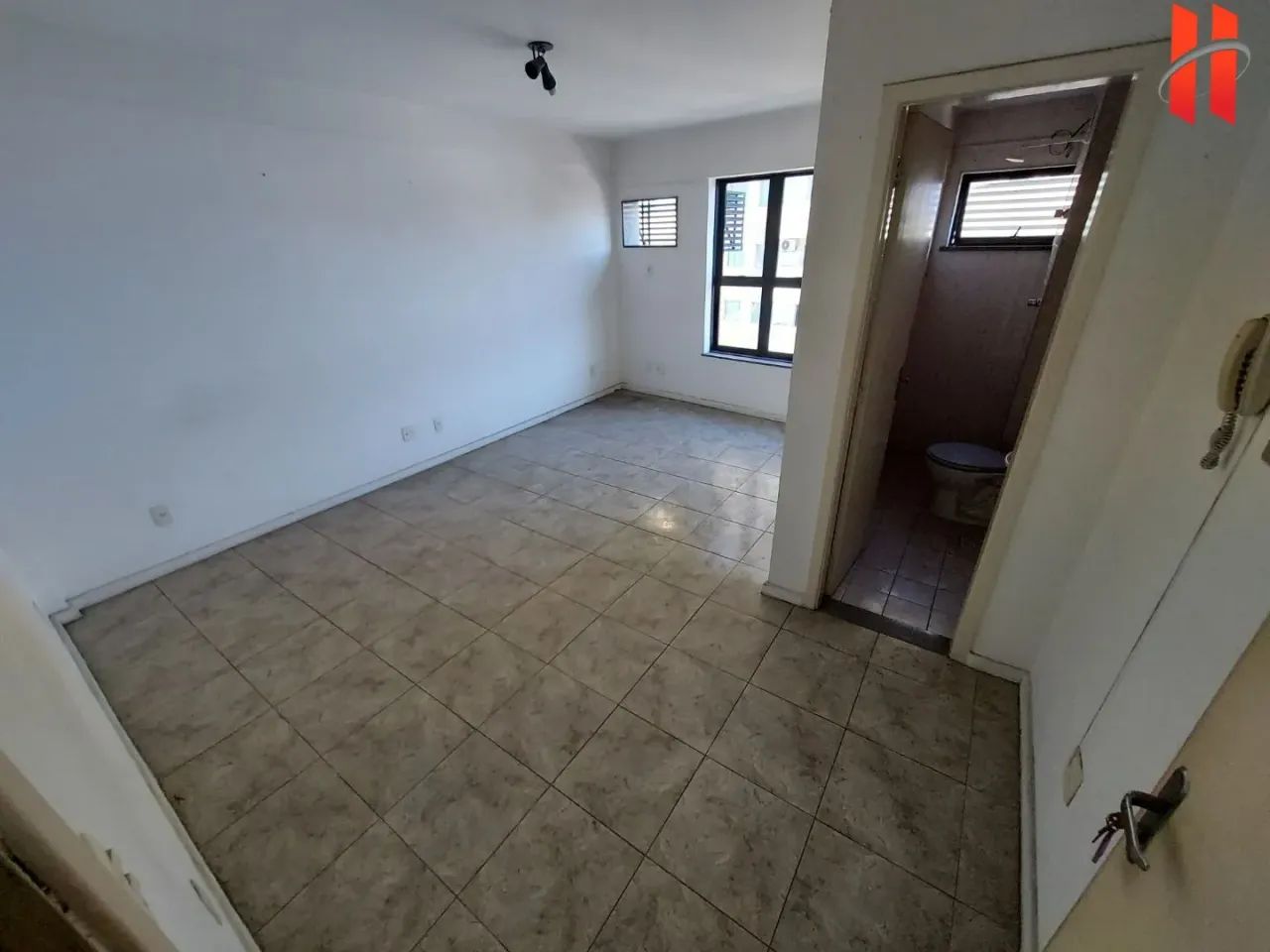 SALA COMERCIAL para alugar com 27m² de esquina com a Av. Brigadeiro Lima e Silva no Jardim - Foto 2
