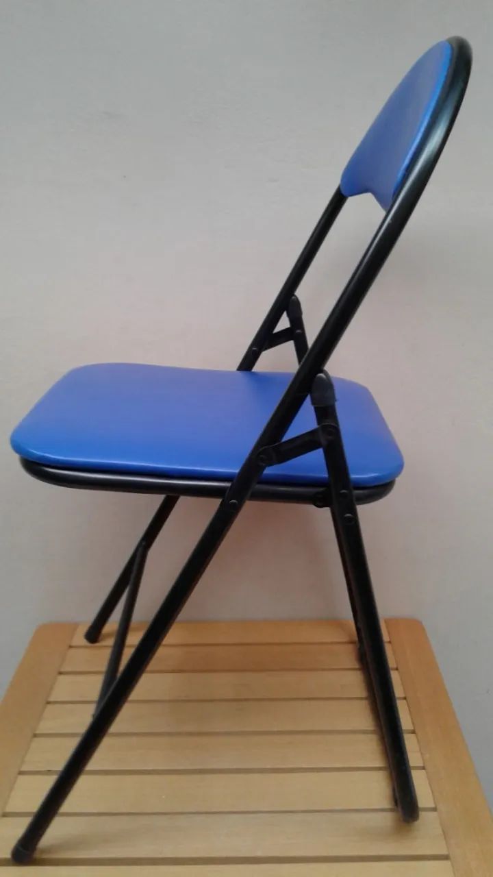 Cadeira de Metal Dobrável Azul Marinho  - Foto 2