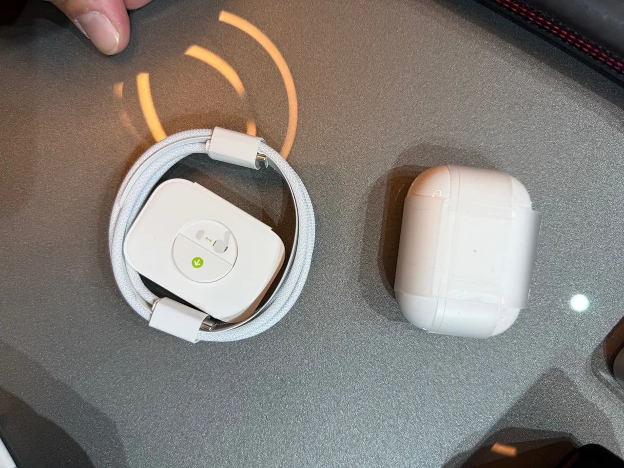 Fone de Ouvido Apple AirPods Pro 2 novo nunca ativado - Foto 2