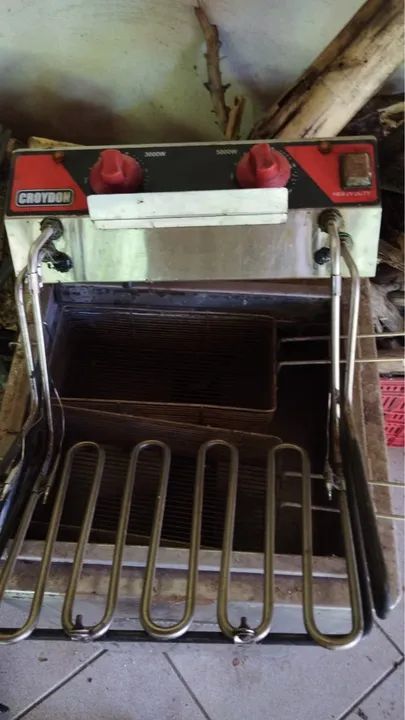 Vende-se fritadeira água e óleo Croidon