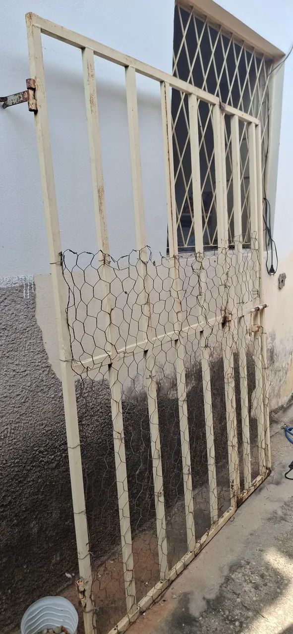 Grade de ferro. Portão 