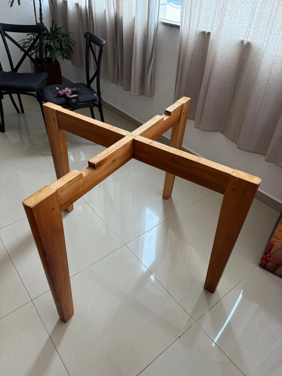 Base de mesa de madeira