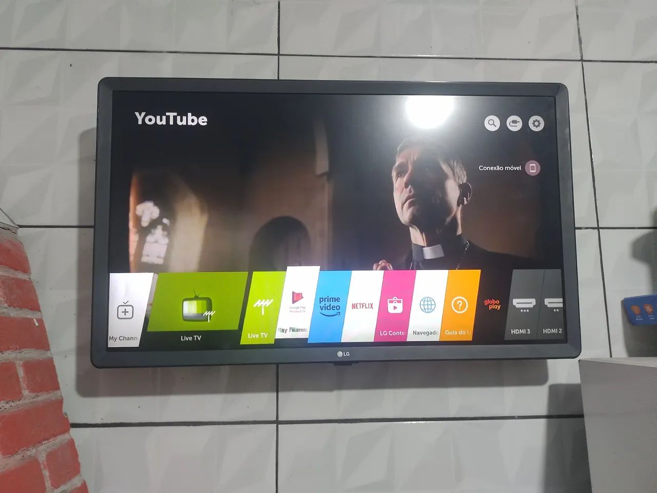 Vendo smartv LG 32 polegadas top de linha com. Wi-fi integrado R$ 900,00 - Foto 3