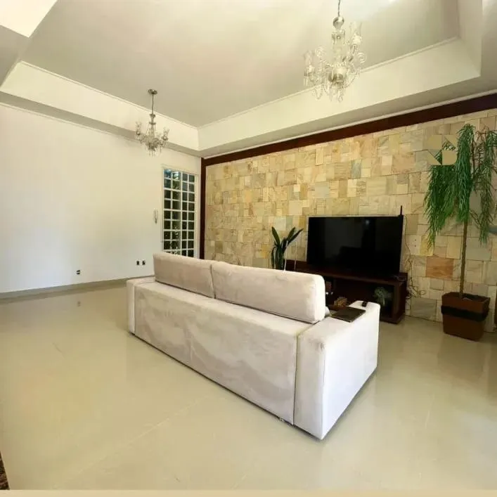 Casa de alto padrão no Jardim Shangri-la, com 1500 m².