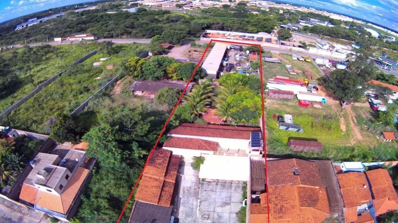 Terreno 2560m2 com galpão 